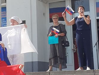 Александра Сызранцева поздравила саратовцев с Днем Государственного флага России